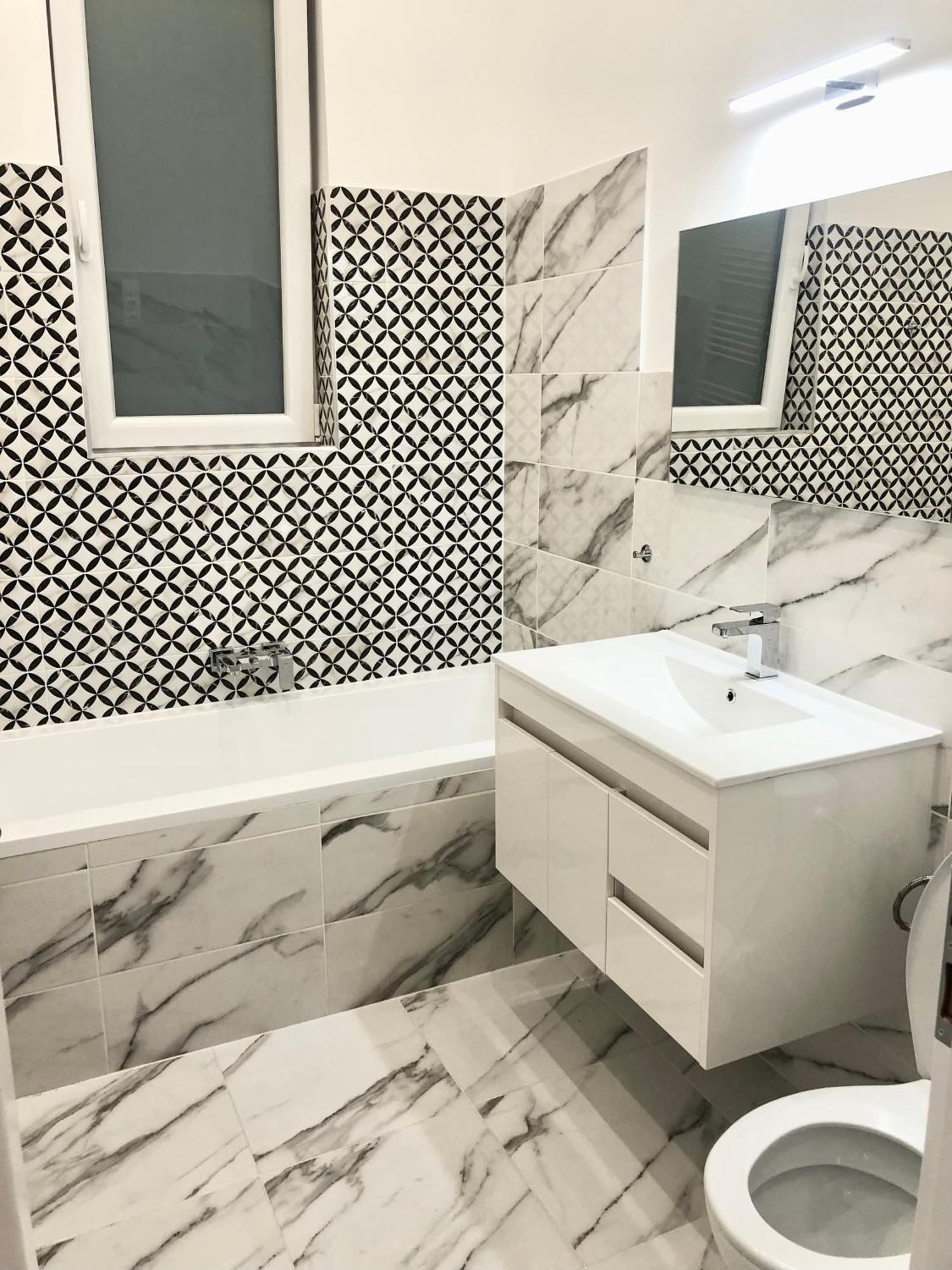 Apartment With 2 Bedrooms Near Gellert Thermal Bath Budapest Bagian luar foto