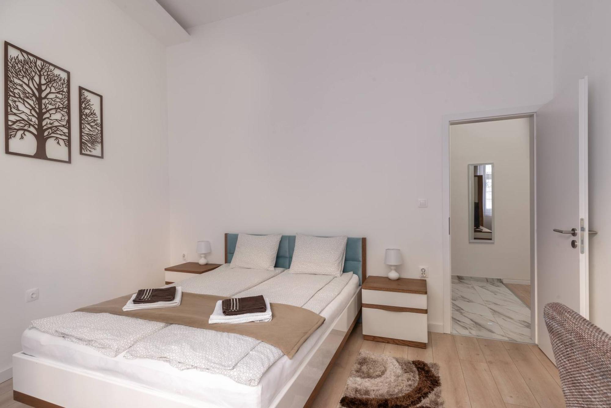Apartment With 2 Bedrooms Near Gellert Thermal Bath Budapest Bagian luar foto